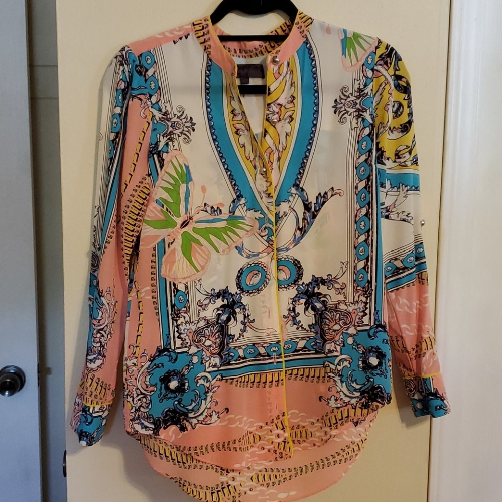 Stunning very colorful blouse